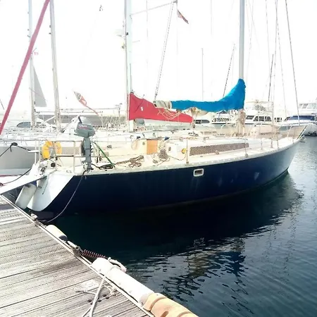 Spirit Of Shackleton Yacht Hotel en barco Puerto Calero